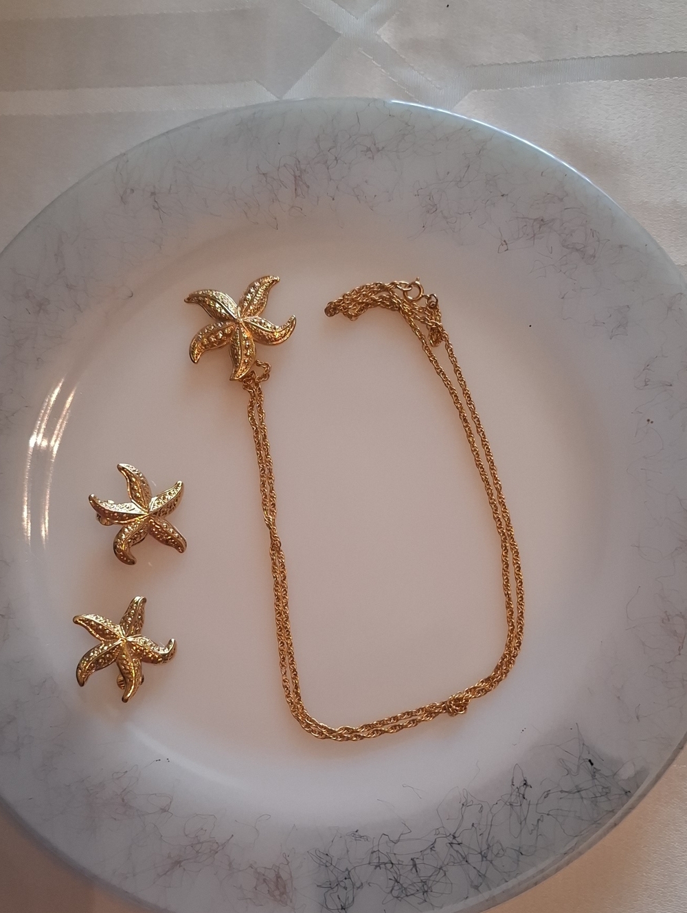 Gold-tone Vintage Avon Starfish Necklace and Earrings Set - Women Jewelry